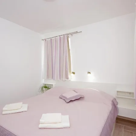 Three-bedroom In Drvenik (Split-Dalmatia)