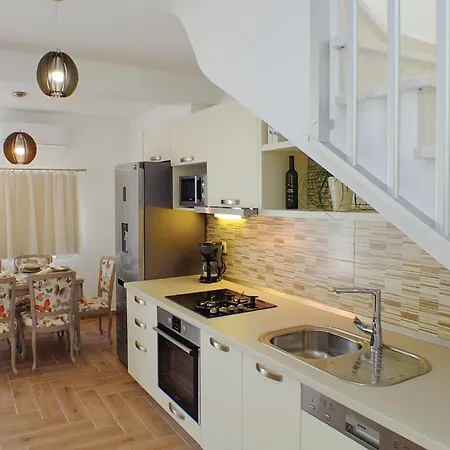 Three-bedroom In Drvenik (Split-Dalmatia)