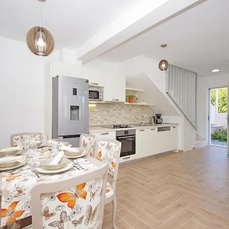 Semesterbostad Three-bedroom In Drvenik (Split-Dalmatia)
